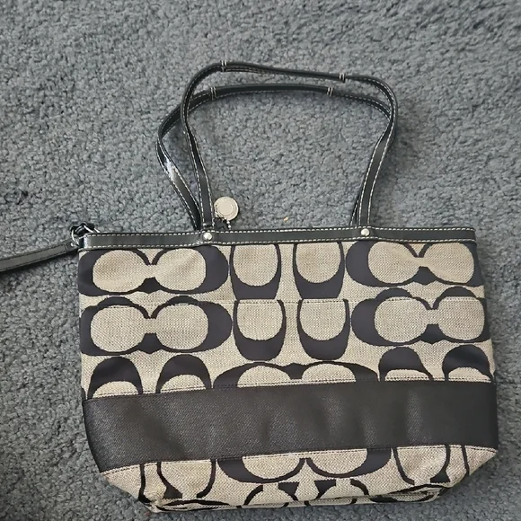 Coach Black and Tan Signature Tote - Picture 4 of 8